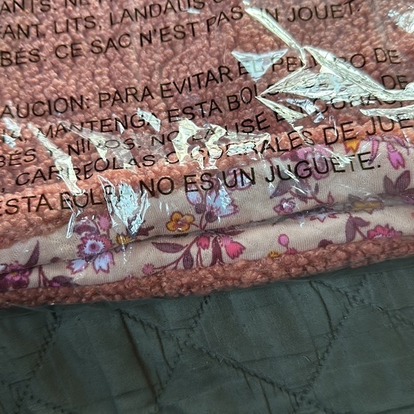 Vera‎ Bradley NWT blush fig teddy fleece loop scarf - Picture 3 of 3